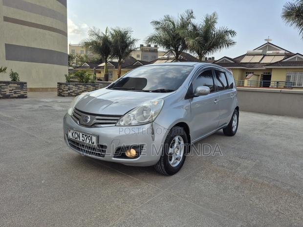 Nissan Note 2011 Silver