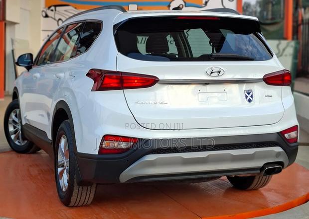 Hyundai Santa Fe 2019 White