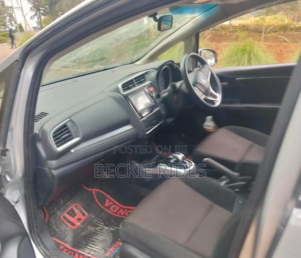 Honda Fit 2017 Silver