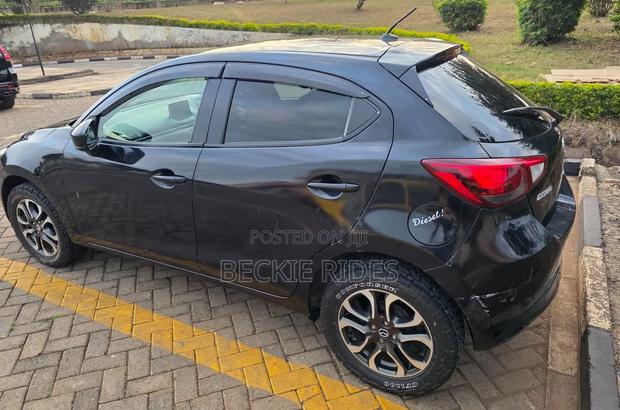 Toyota Vitz 2017 Black
