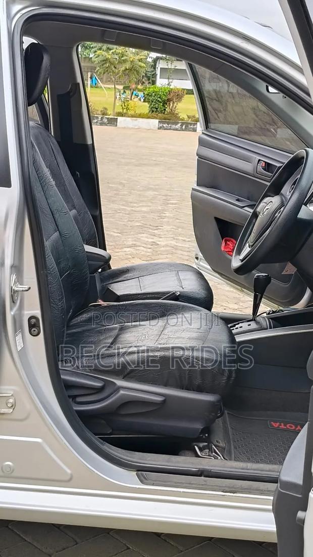 Toyota Corolla Fielder 2016 Silver