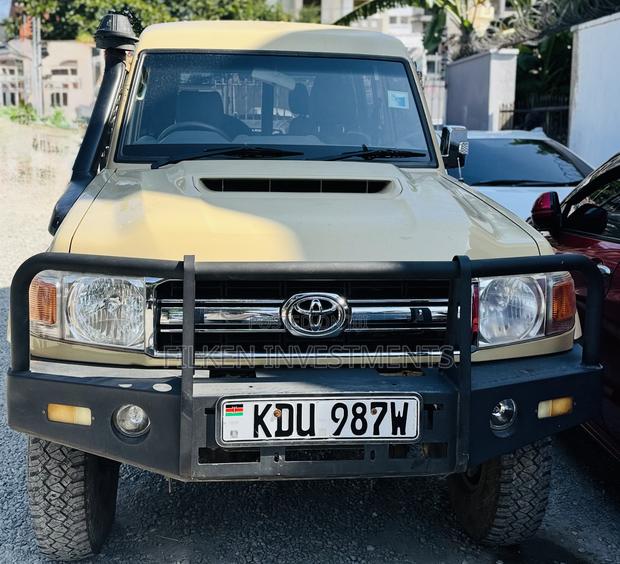 Toyota Land Cruiser 2019 Beige