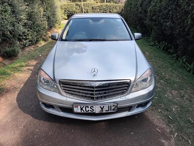 Mercedes-Benz C180 2011 Silver