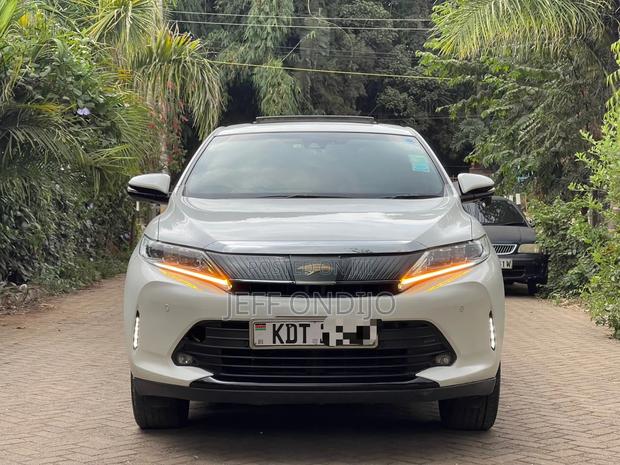 Toyota Harrier 2018 White