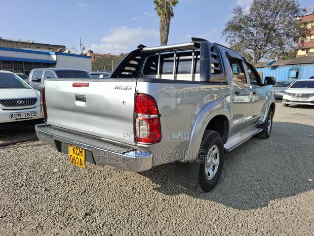 Toyota Hilux 2015 Silver