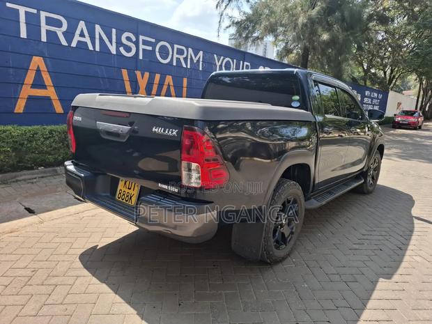 Toyota Hilux 2018 Black
