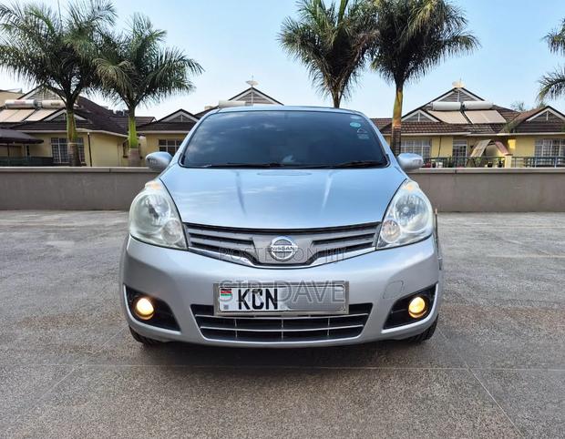 Nissan Note 2011 Silver