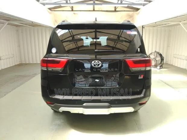 Toyota Land Cruiser 2023 Black