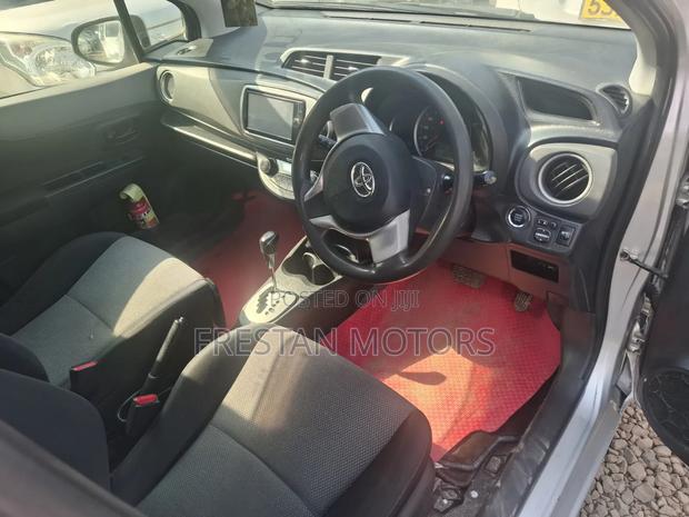 Toyota Vitz 2012 Silver