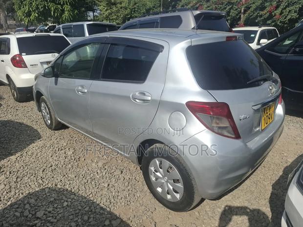 Toyota Vitz 2012 Silver