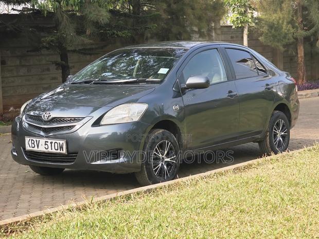 Toyota Belta 2006