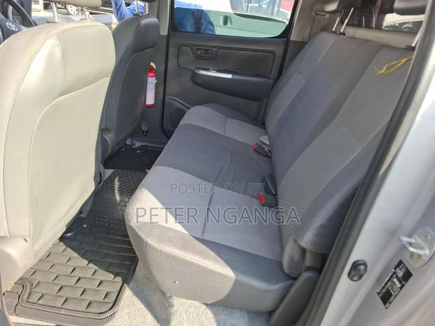 Toyota Hilux 2015 Silver