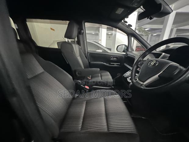 Toyota Voxy 2019 Blue