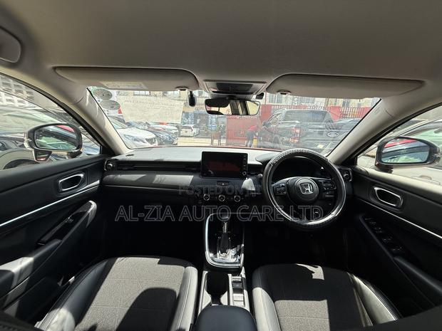 Honda Vezel 2021 Red