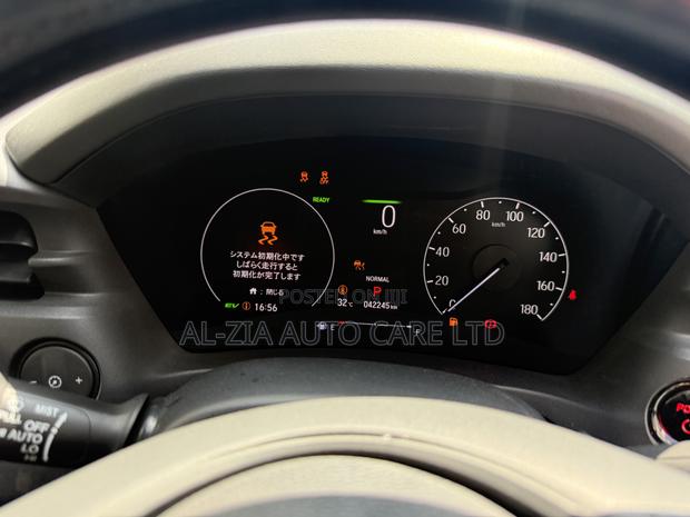 Honda Vezel 2021 Red