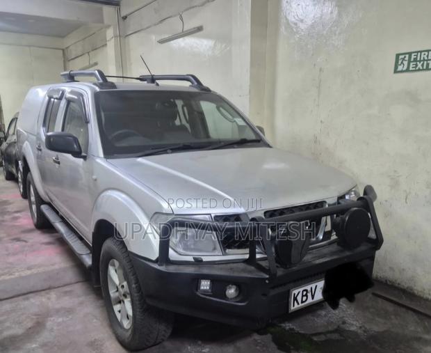 Nissan Navara 2006 Gray
