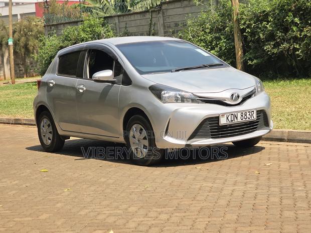 Toyota Vitz 2016 Silver