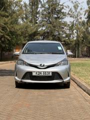 Toyota Vitz 2016 Silver for sale