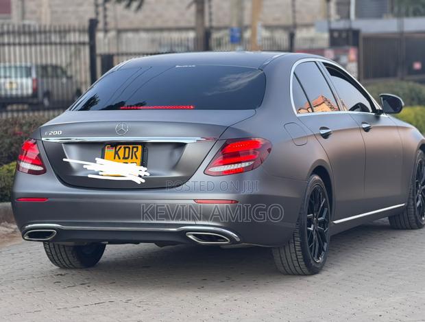 Mercedes-Benz E200 2017 Gray