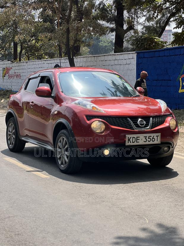 Nissan Juke S 4dr Hatchback (1.6L 4cyl Turbo CVT) 2014 Red