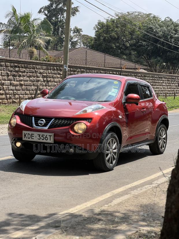 Nissan Juke S 4dr Hatchback (1.6L 4cyl Turbo CVT) 2014 Red