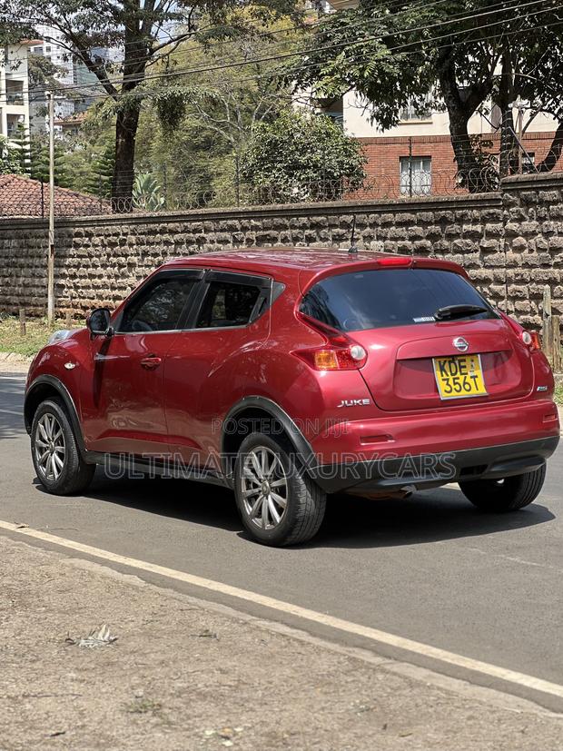 Nissan Juke S 4dr Hatchback (1.6L 4cyl Turbo CVT) 2014 Red