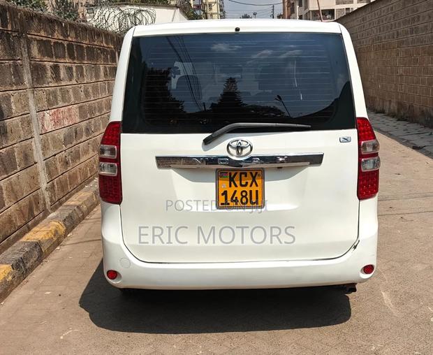 Toyota Noah 2013 White