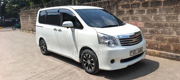 Toyota Noah 2013 White