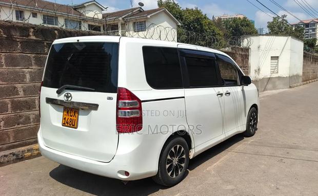 Toyota Noah 2013 White