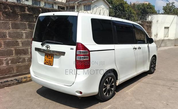 Toyota Noah 2013 White