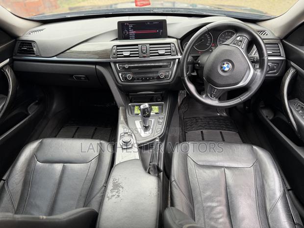 BMW 320i 2013 Black