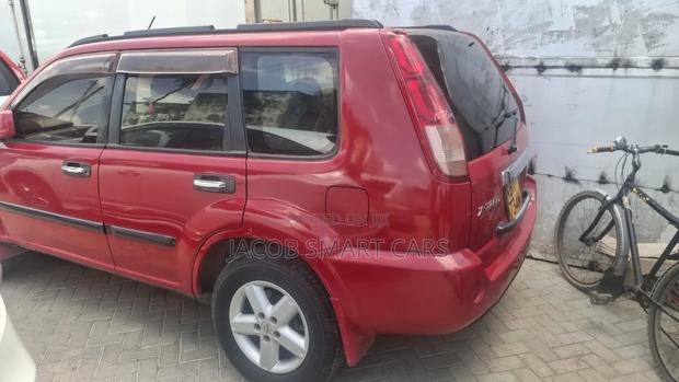 Nissan X-Trail 2005 Red