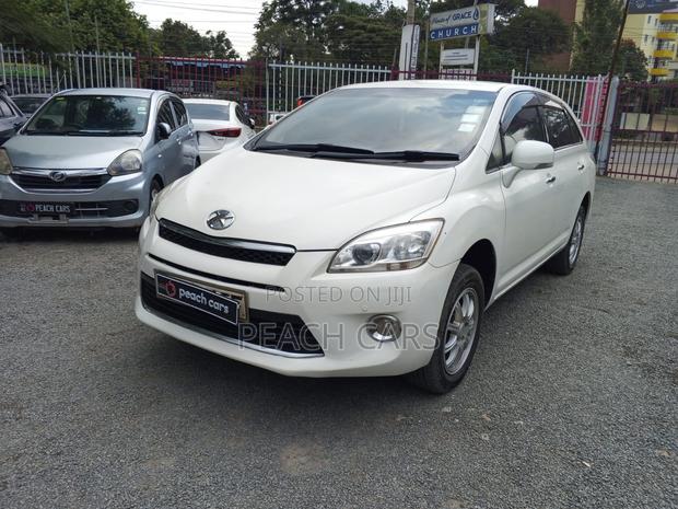 Toyota Mark X Zio 2012 White