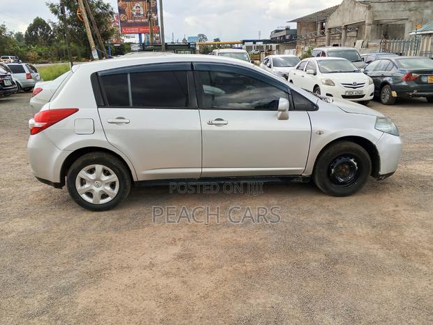 Nissan Tiida 2010 Silver