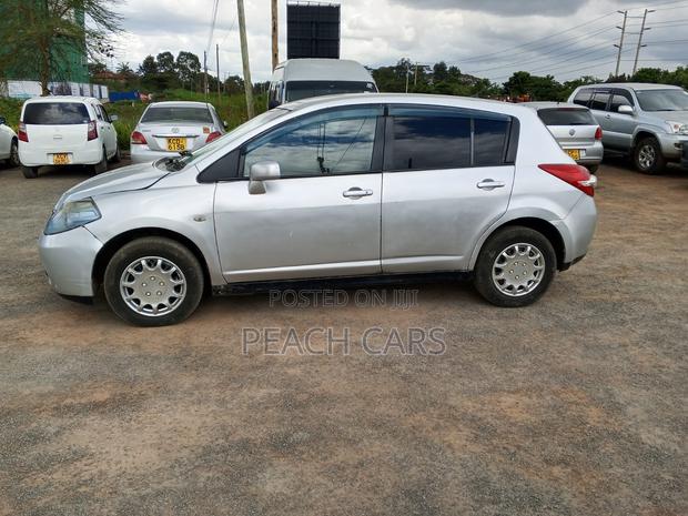 Nissan Tiida 2010 Silver