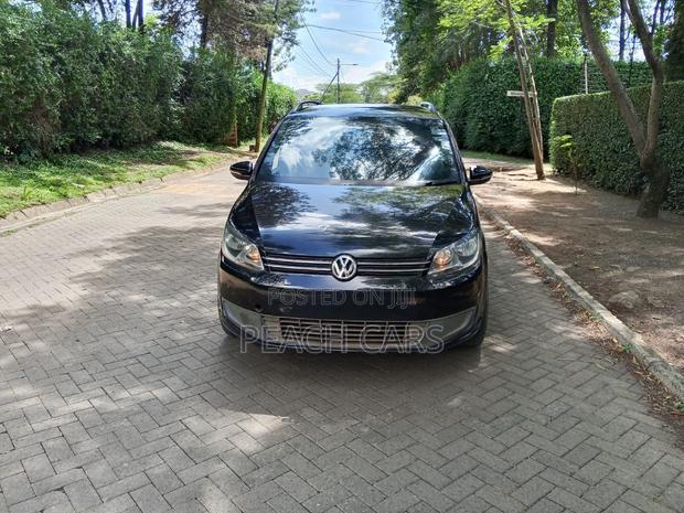 Volkswagen Touran 2012 Black