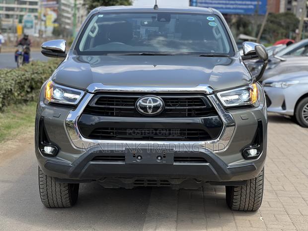 Toyota Hilux Revo Double Cab Deisel 2.8 RWD 2021 Gray