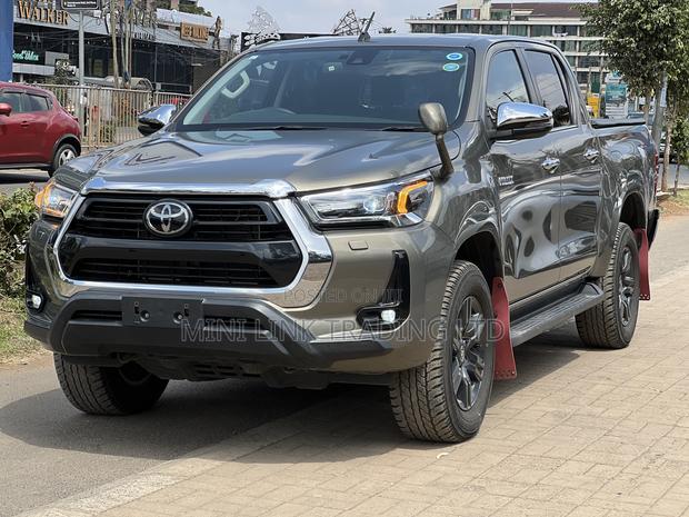 Toyota Hilux Revo Double Cab Deisel 2.8 RWD 2021 Gray