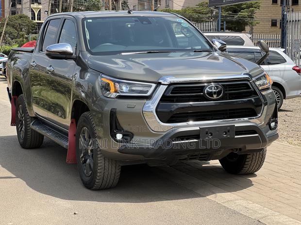 Toyota Hilux Revo Double Cab Deisel 2.8 RWD 2021 Gray