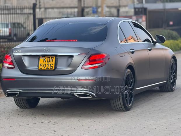 Mercedes-Benz E200 2017 Gray