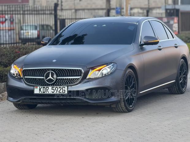 Mercedes-Benz E200 2017 Gray