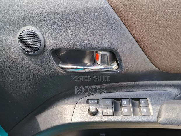 Toyota Sienta 2019 Green