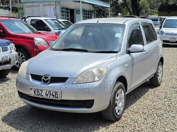 Mazda Demio 2006 Silver