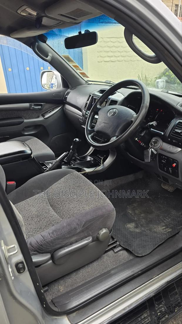 Toyota Land Cruiser Prado 2002 Silver