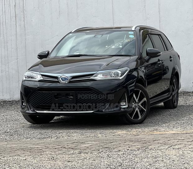Toyota Corolla Fielder 1.5 Hybrid FWD 2019 Black