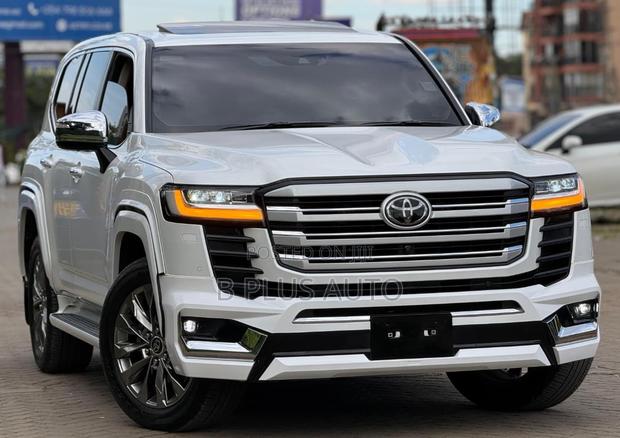 Toyota Land Cruiser 2023 White
