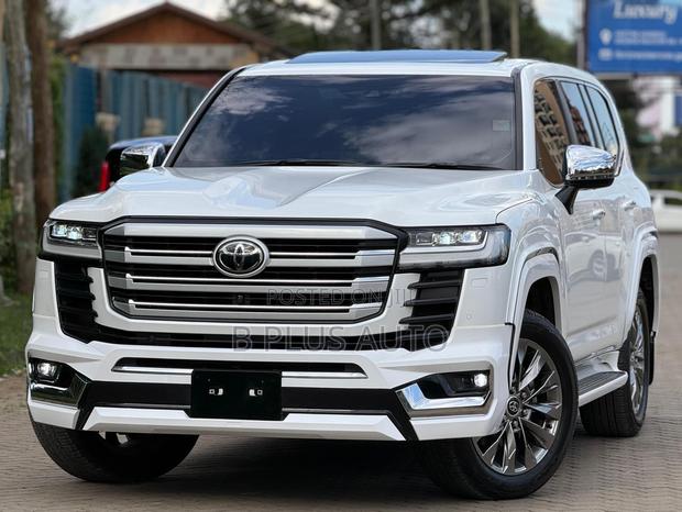 Toyota Land Cruiser 2023 White