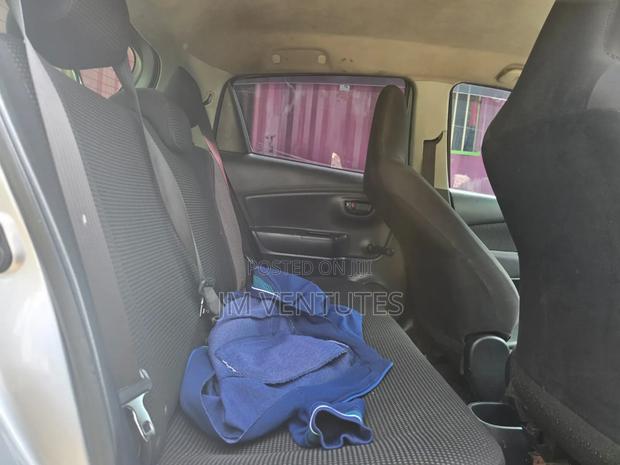 Toyota Vitz 2016 Silver