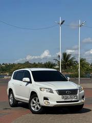 Toyota Vanguard 2010 White for sale
