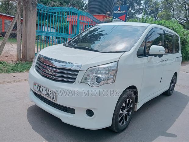 Toyota Noah 2012 White